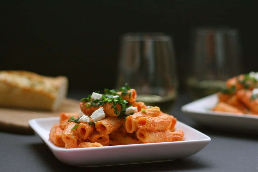 Rigatoni with Creamy Red Pepper Feta Sauce 