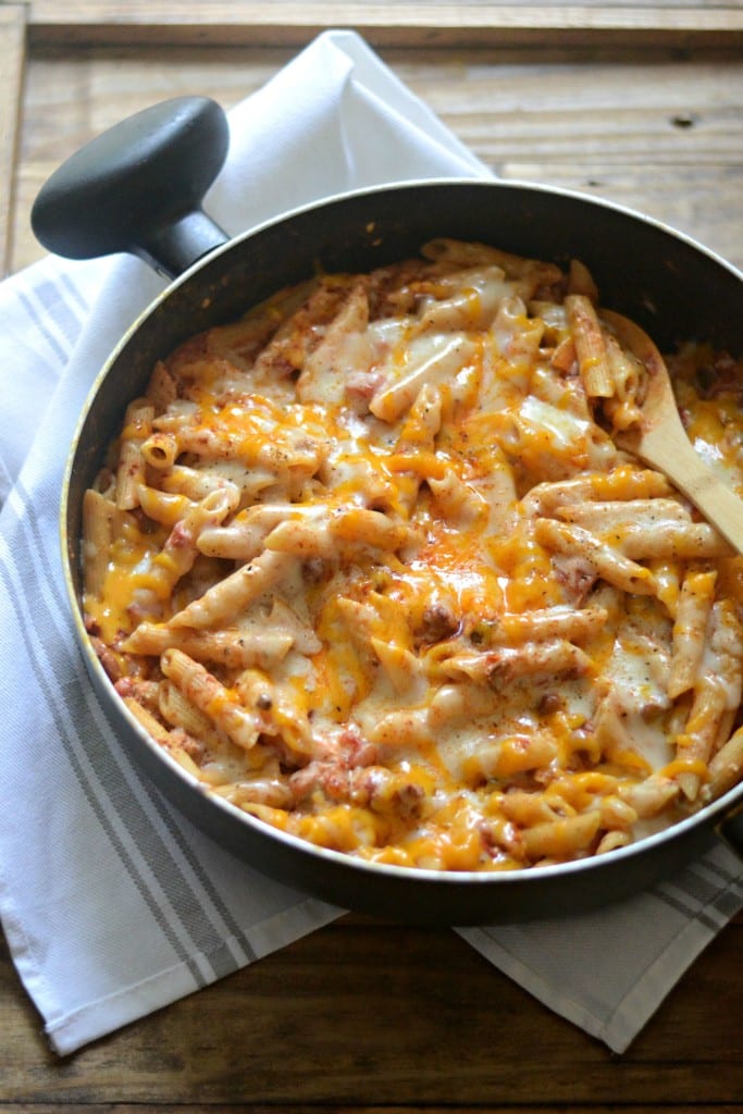 Chili Cheese Dip One Pot Pasta | Sarcastic Cooking