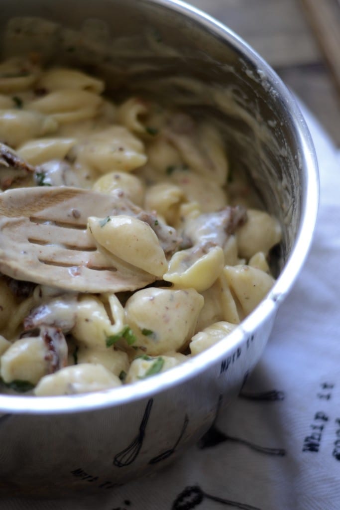 Stovetop Sun-Dried Tomato Basil Shells and Cheese @sarcasticcook