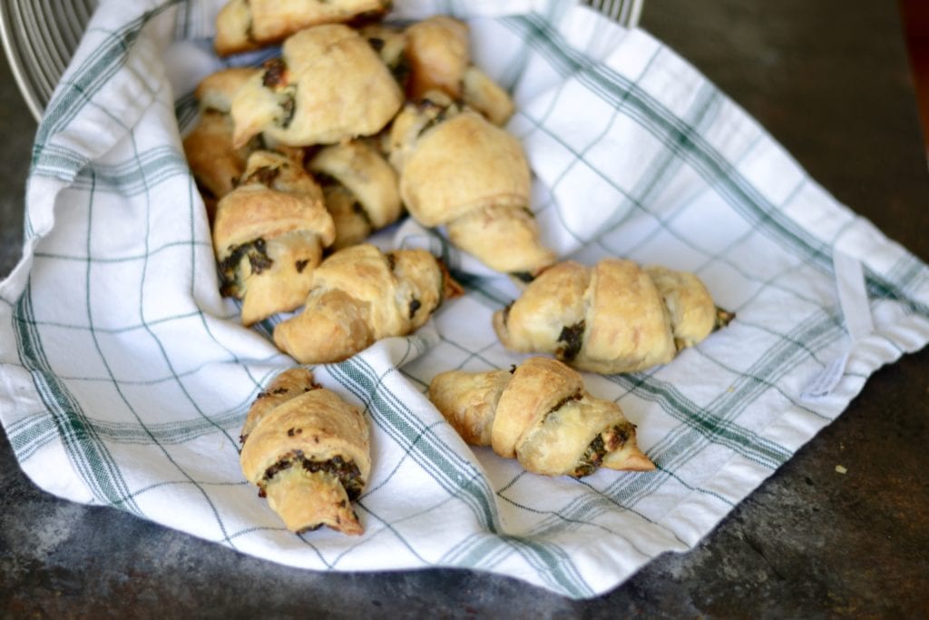 Spinach and Feta Stuffed Crescent Rolls | Sarcastic Cooking