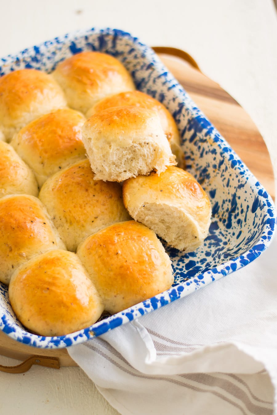 Cracked Black Pepper Dinner Rolls | Sarcastic Cooking