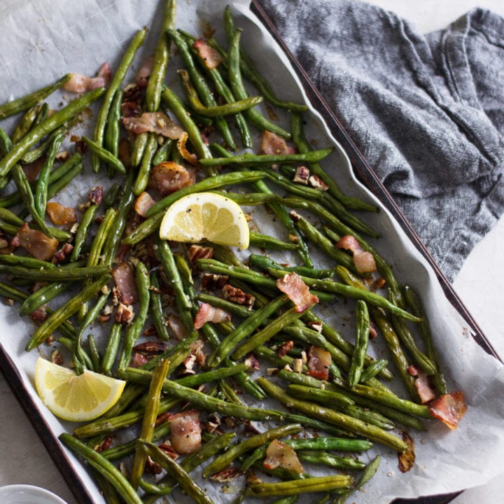 Roasted Green Beans with Bacon and Pecans | Sarcastic Cooking #thanksgiving #side #vegetable