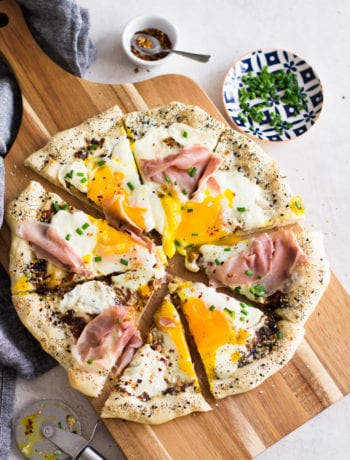 Everything Bagel Breakfast Pizza aka Bagel Smuggler Copycat Pizza | Sarcastic Cooking