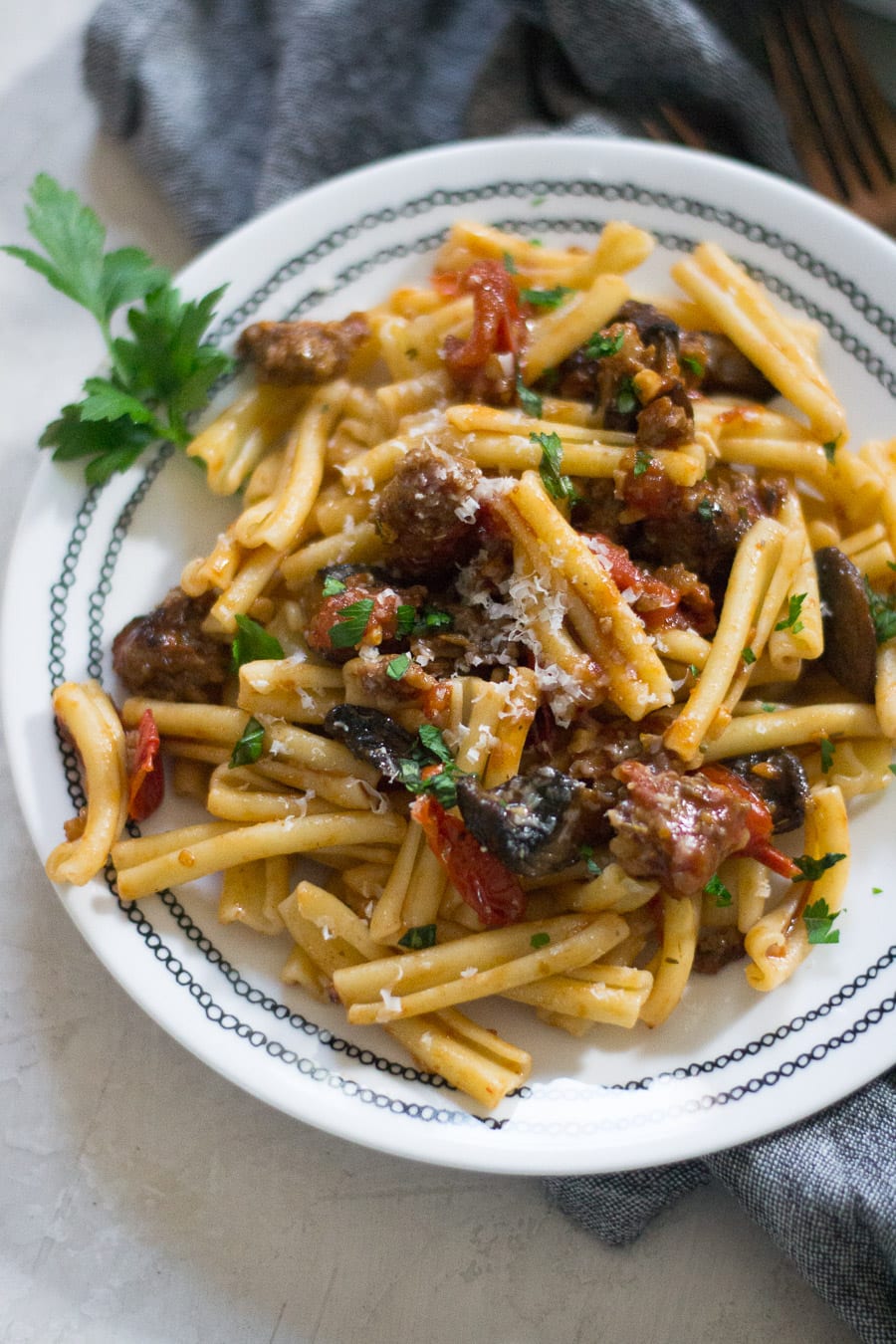 Rustic Mushroom and Sausage Tomato Sauce - Sarcastic Cooking
