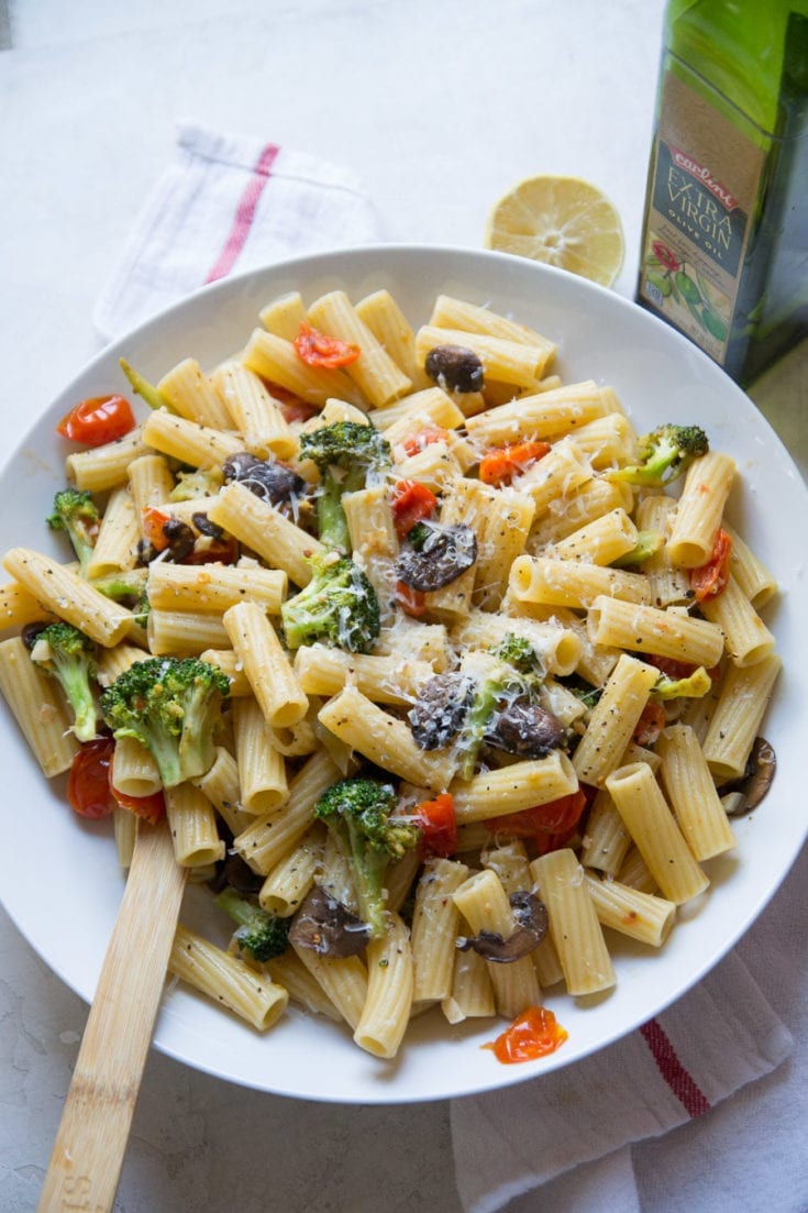 Broccoli, Mushroom, and Tomato Pasta - Sarcastic Cooking