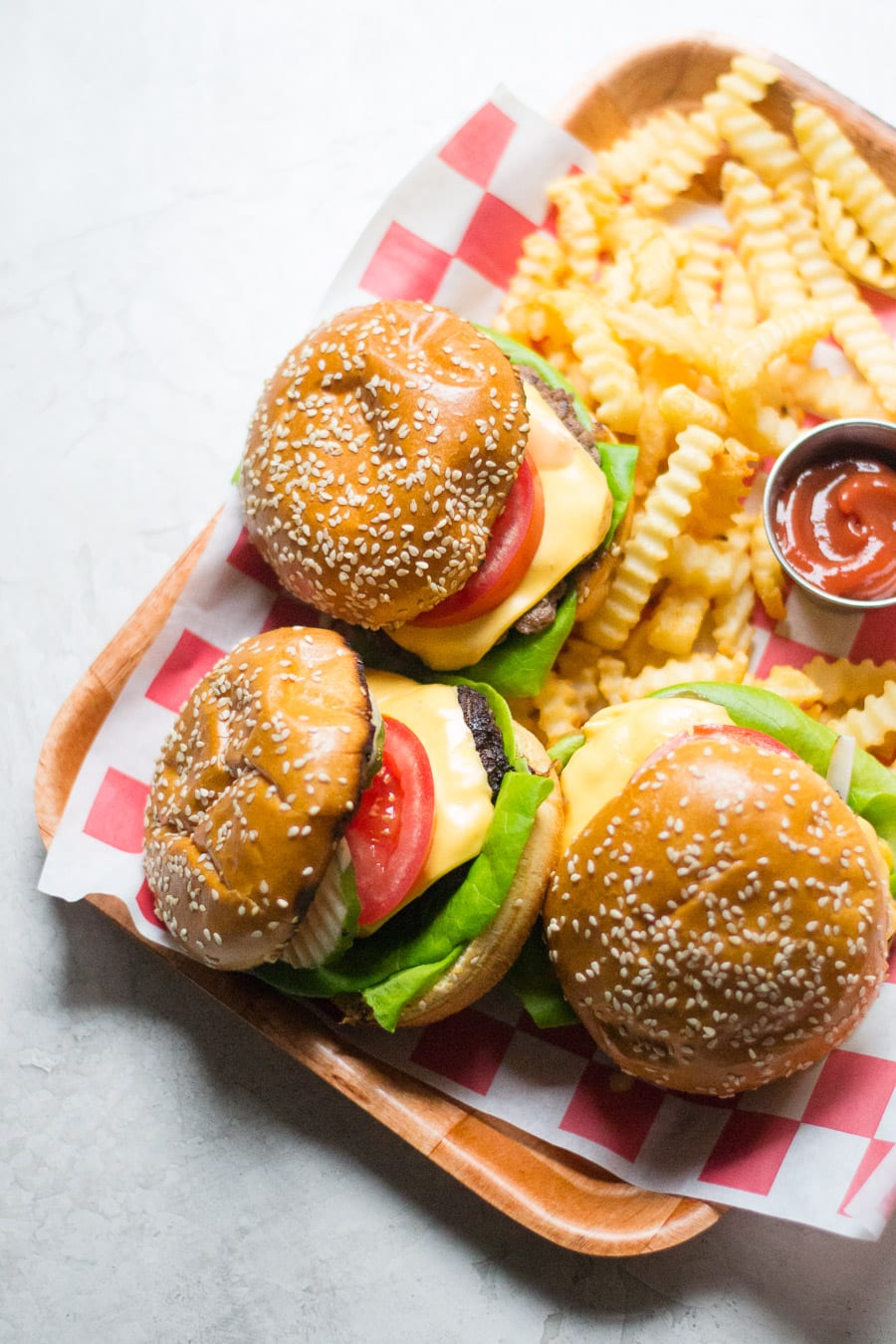 Basic smash burgers with weber gourmet burger seasoning and brioche buns :  r/blackstonegriddle