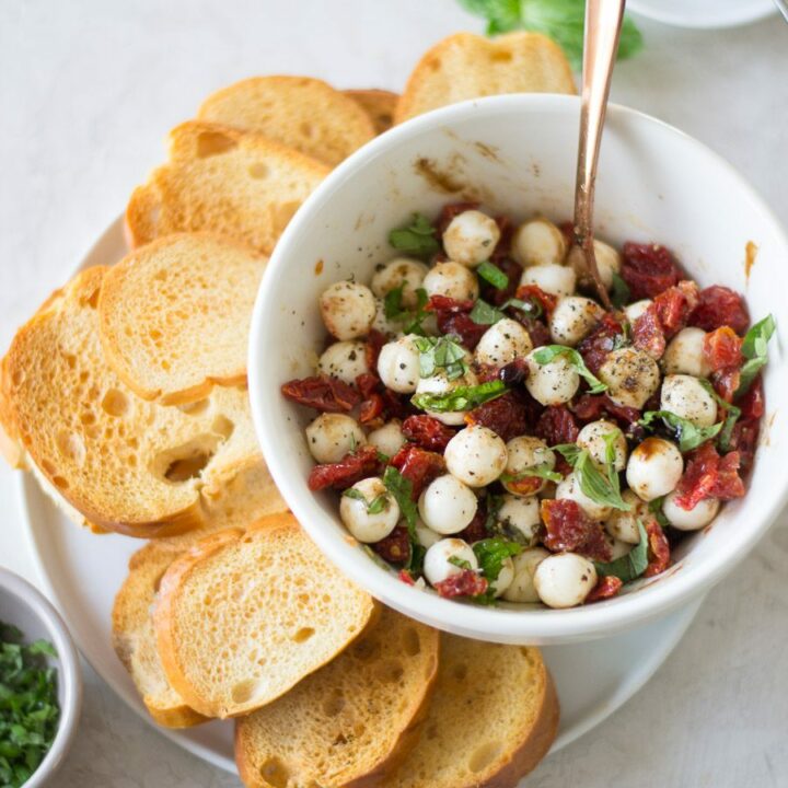 Sun-Dried Tomato Marinated Mozzarella - Sarcastic Cooking
